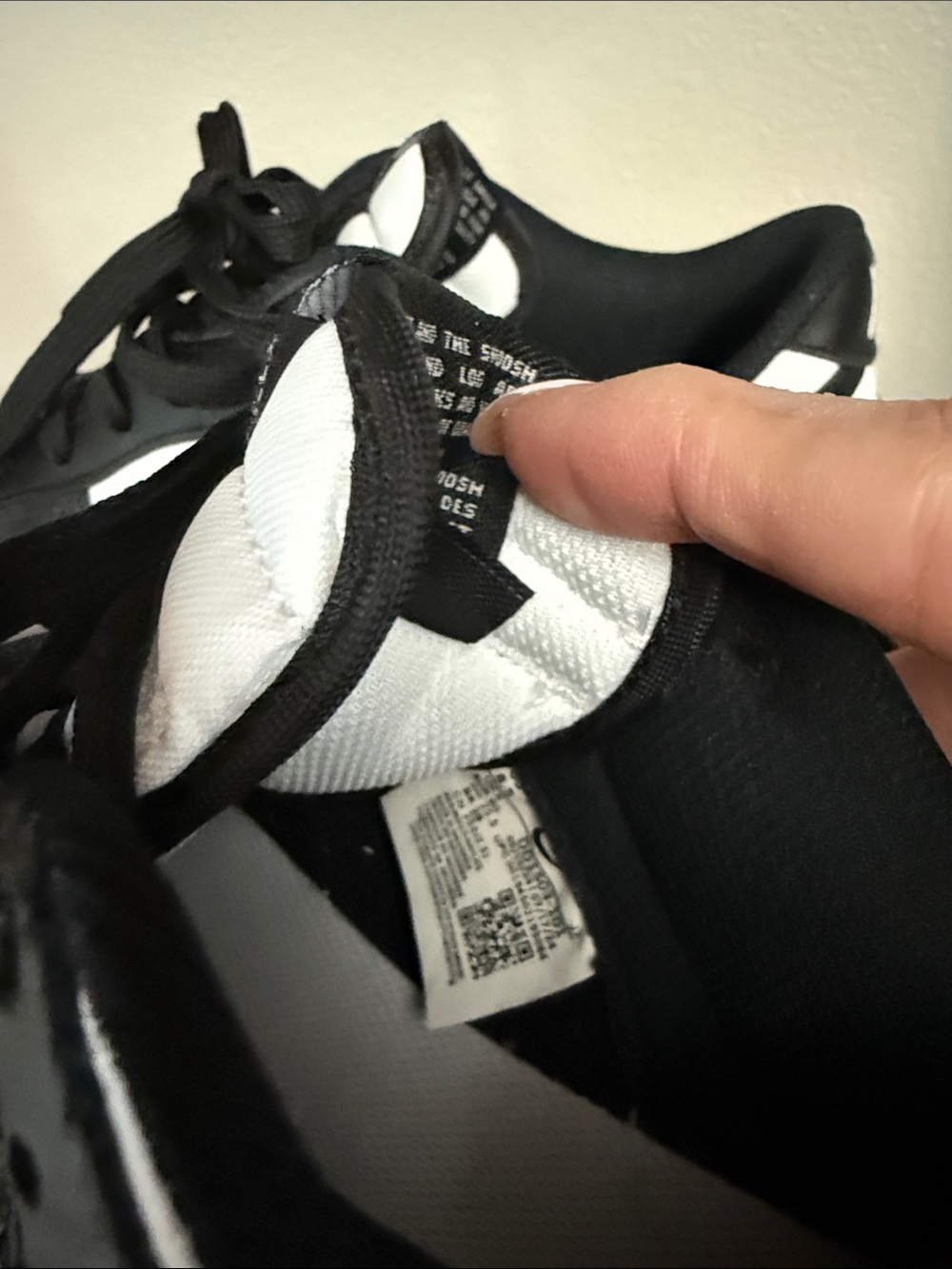 Nike Black and White Low-Top Skate Sneakers - Picture 13 of 14